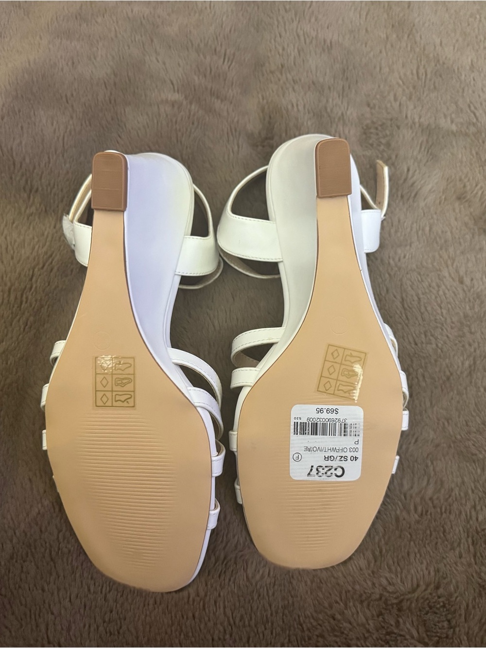 le chateau brand new Off White Strappy Wedge Sandals - Picture 7 of 13